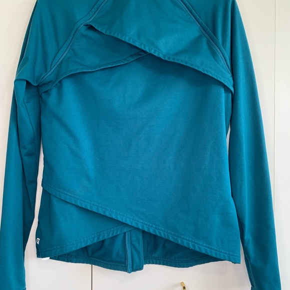 Fabletics Jacket - Teal - Medium - EUC - Athletic - Yoga - Workout - Picture 10 of 15